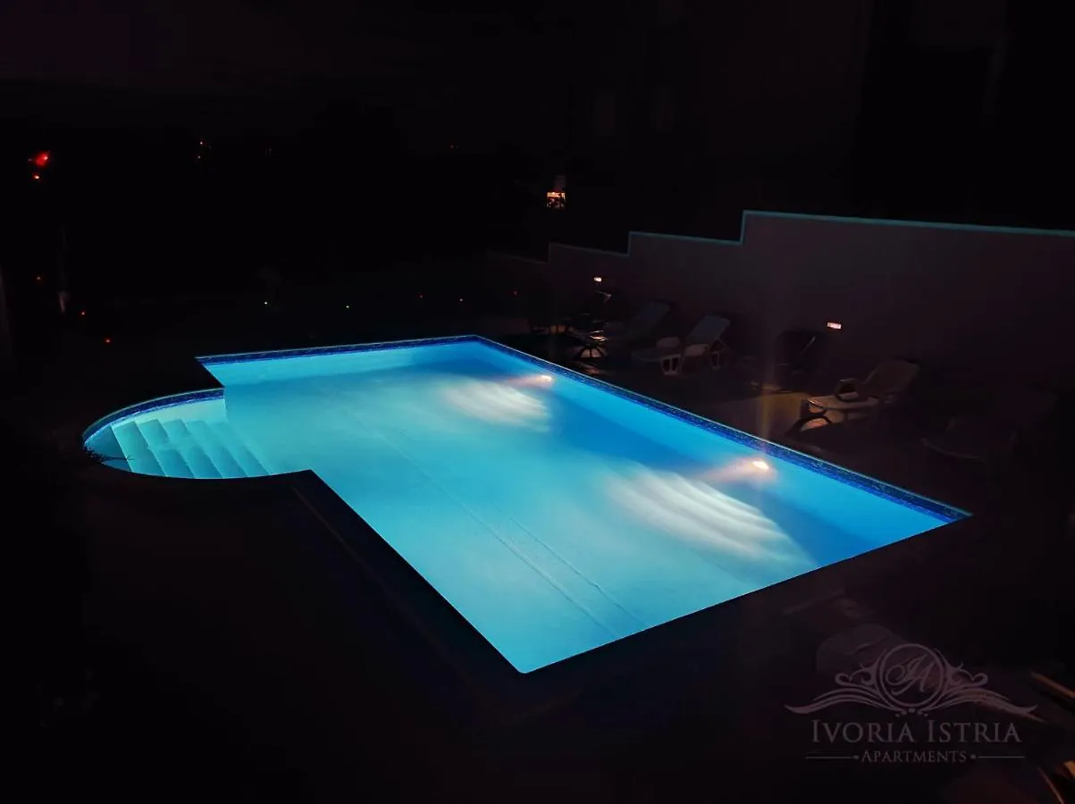 Ivoria - Apartments With A Swimming Pool  Banjole