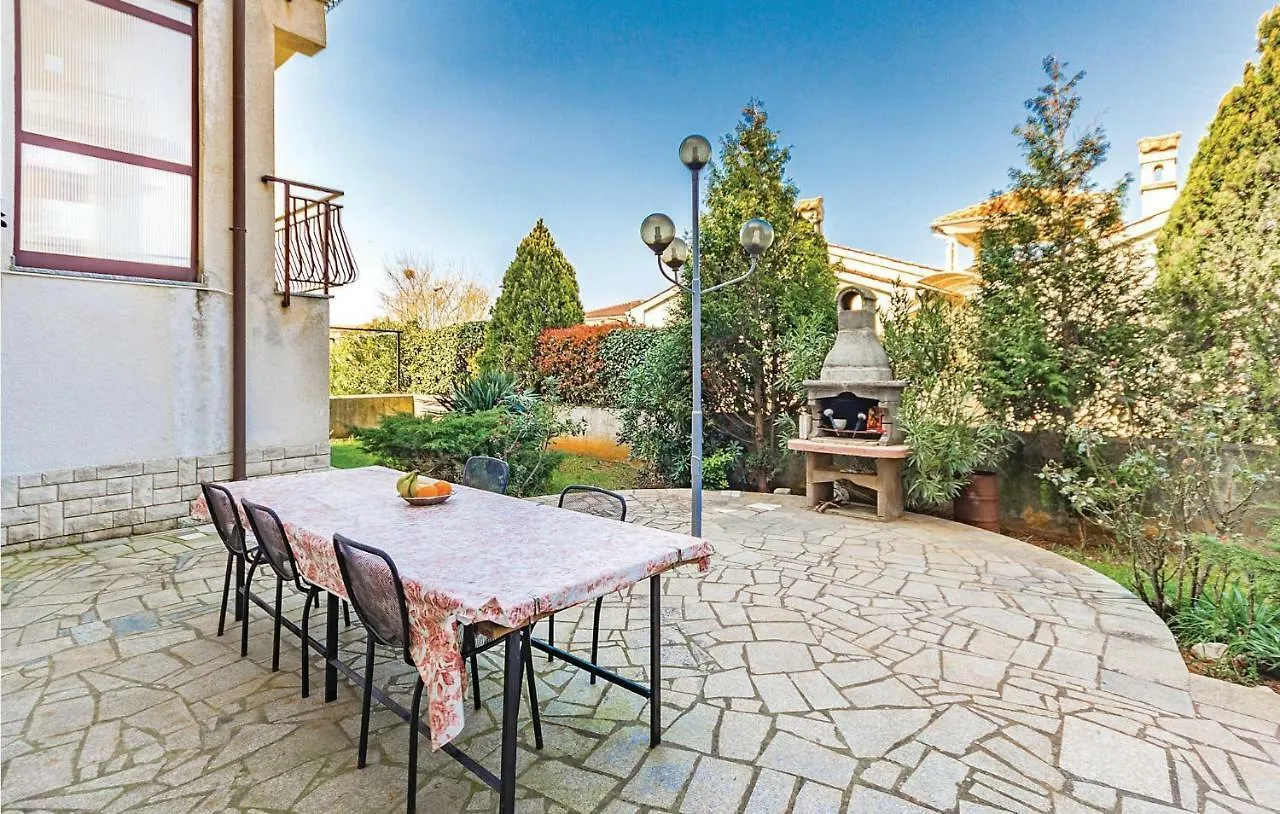 Ivoria - Apartments With A Swimming Pool 0*, Banjole Croatia