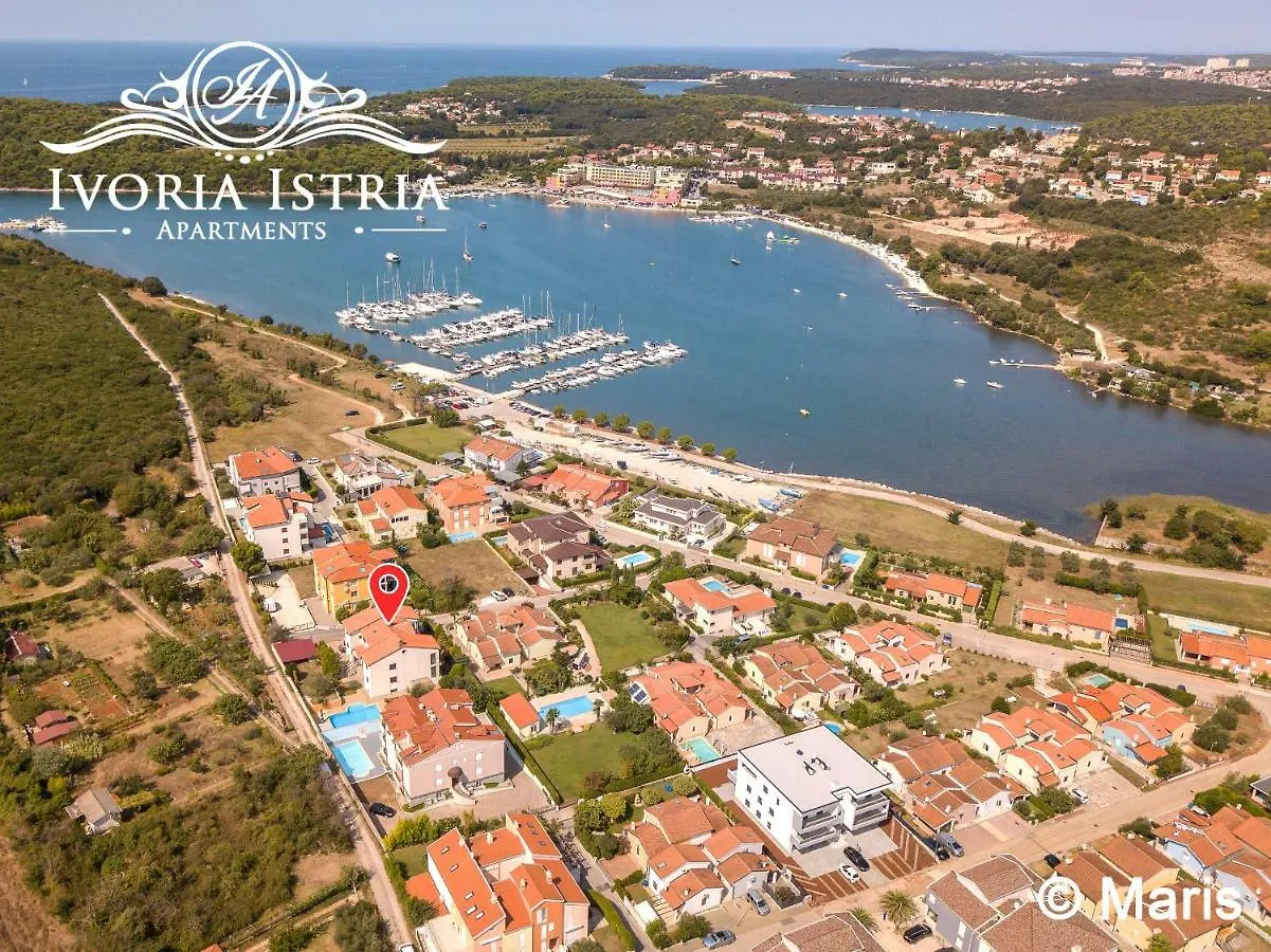 Ivoria - Apartments With A Swimming Pool Banjole