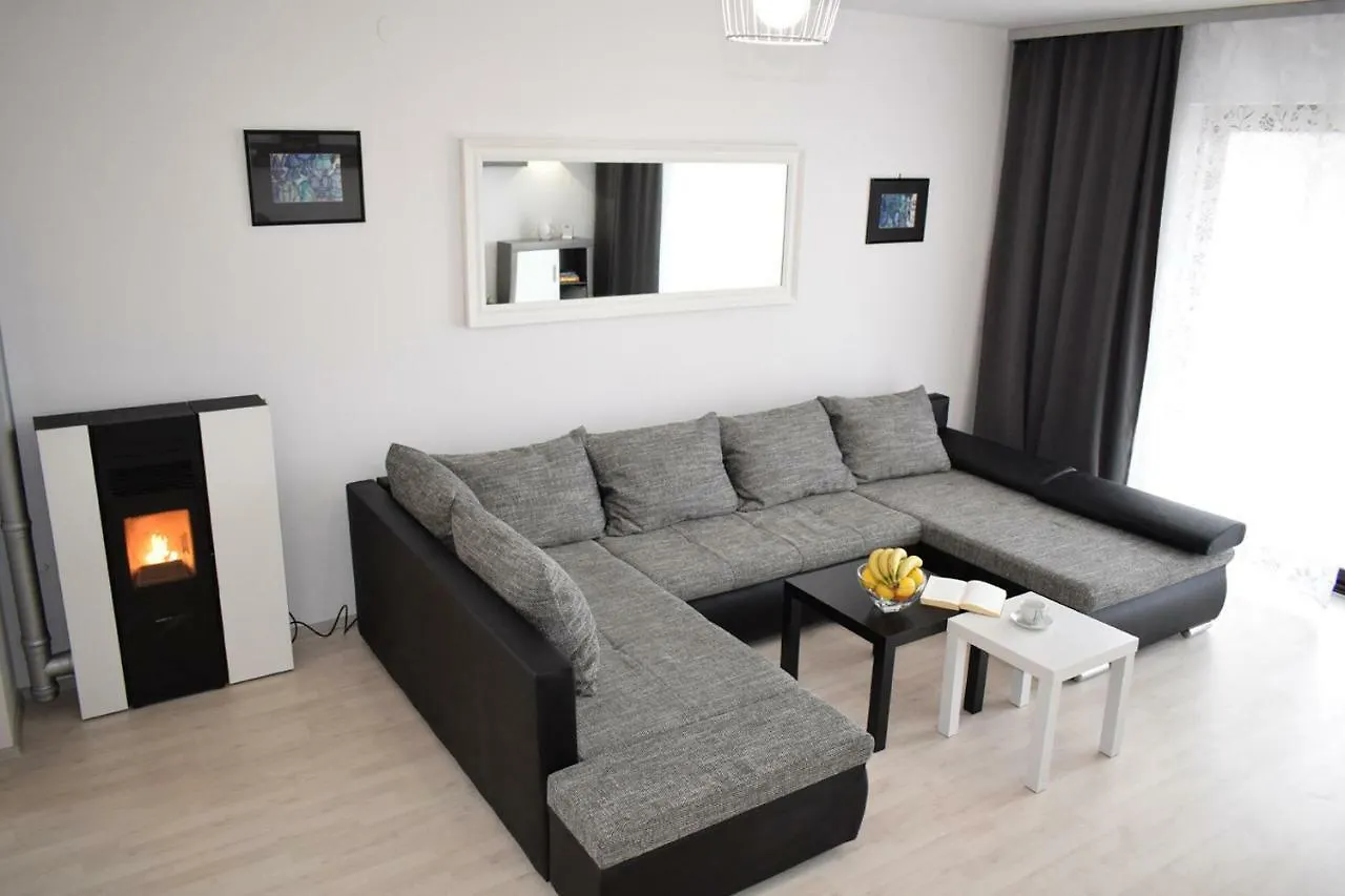 Ivoria - Apartments With A Swimming Pool
