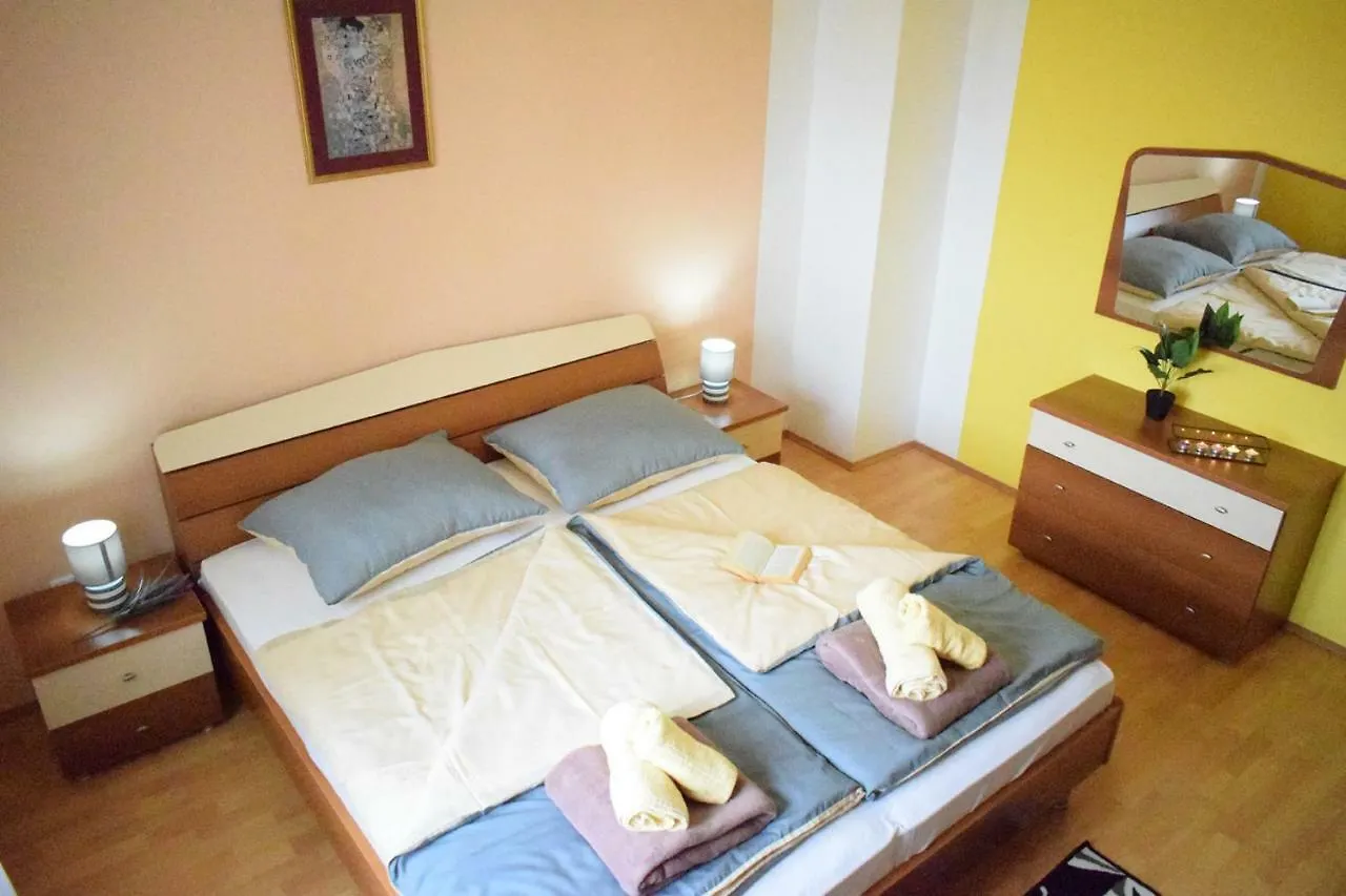 Ivoria - Apartments With A Swimming Pool